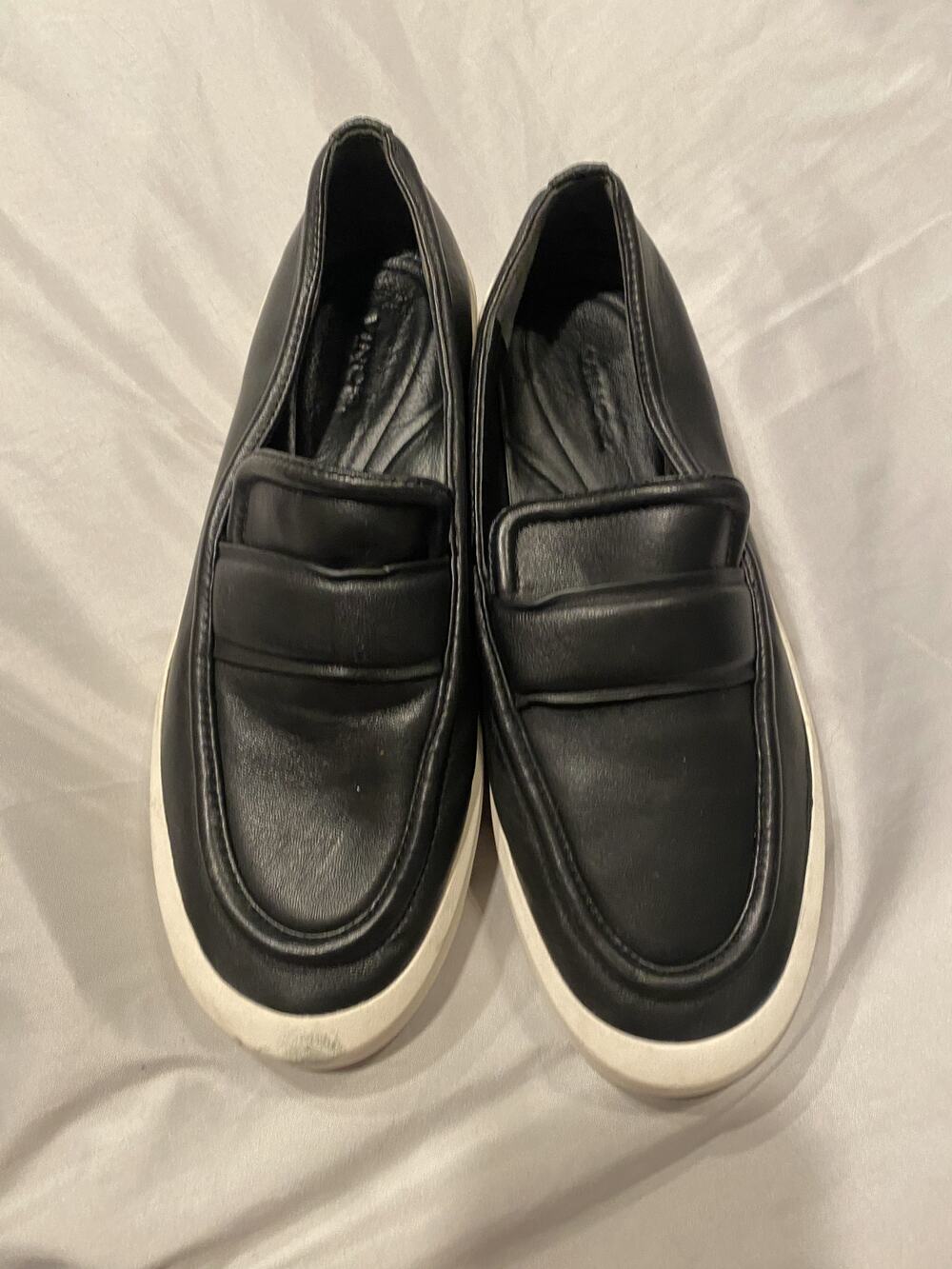 Vince Ghita Women's 6.5 Black Leather Slip-on Low Top Walking Fashion Sneakers